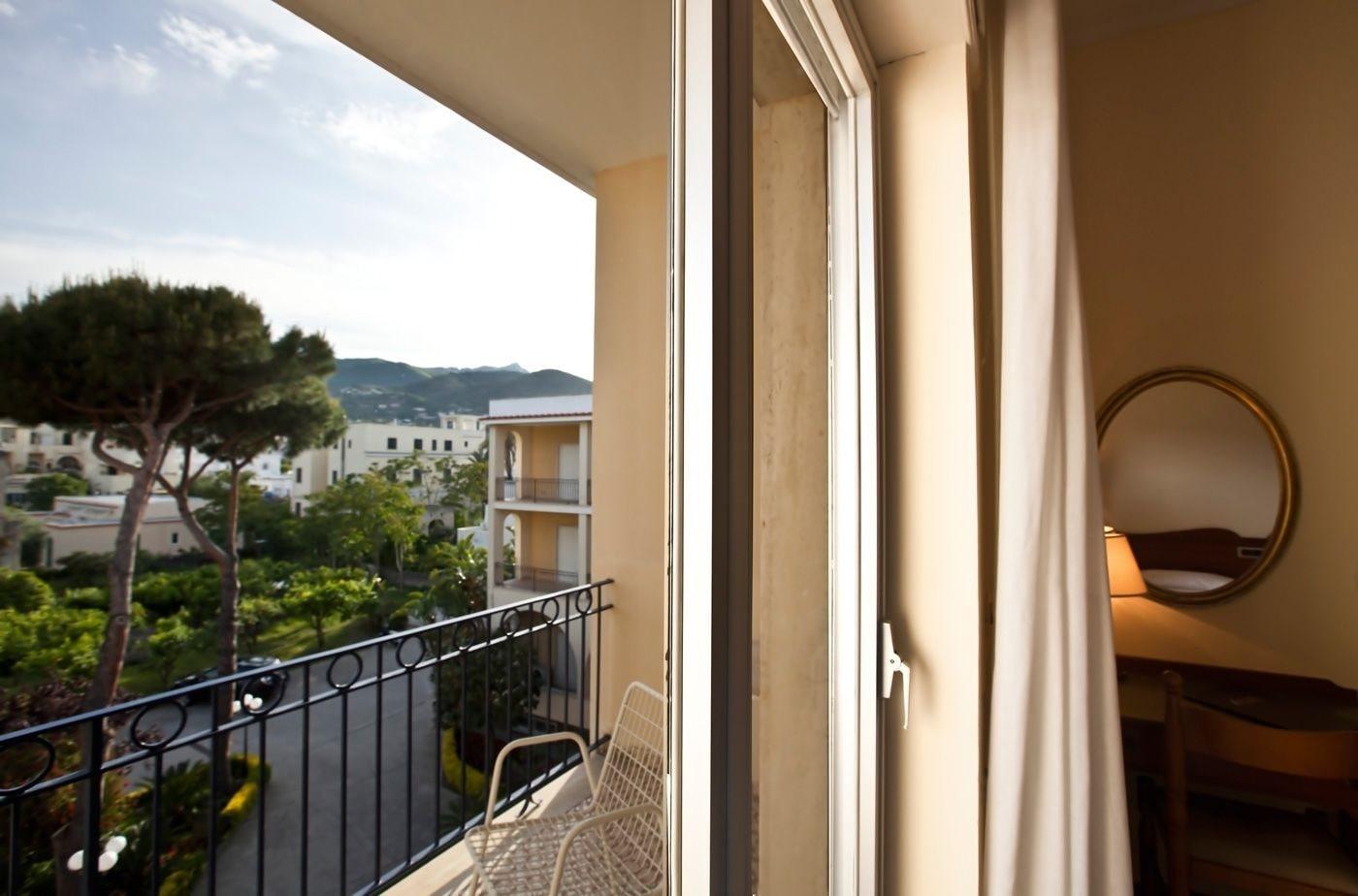 Hotel Terme Alexander Ischia Exteriör bild