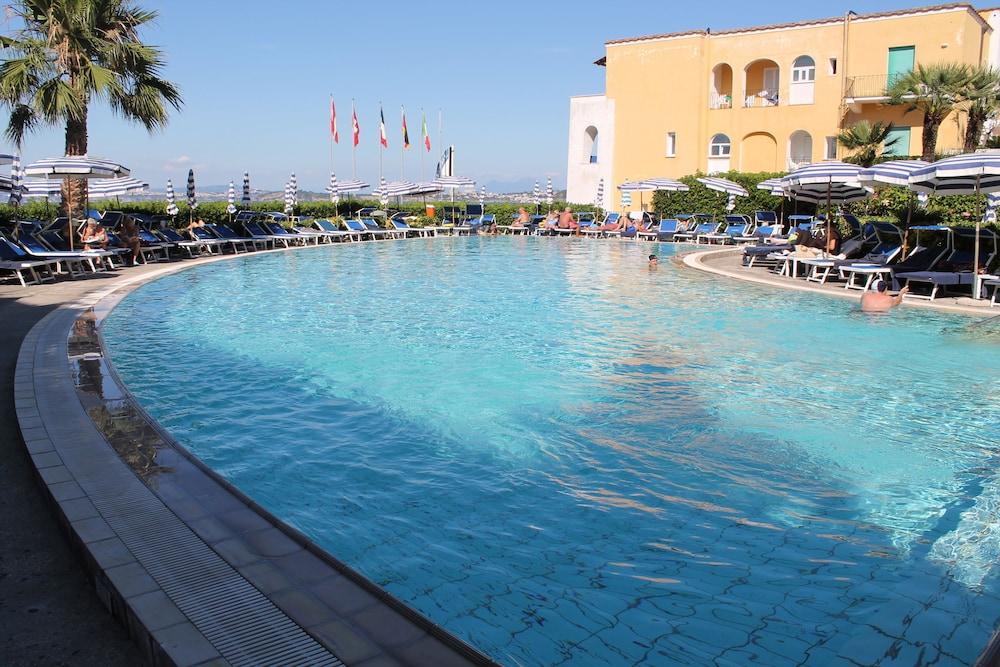 Hotel Terme Alexander Ischia Exteriör bild