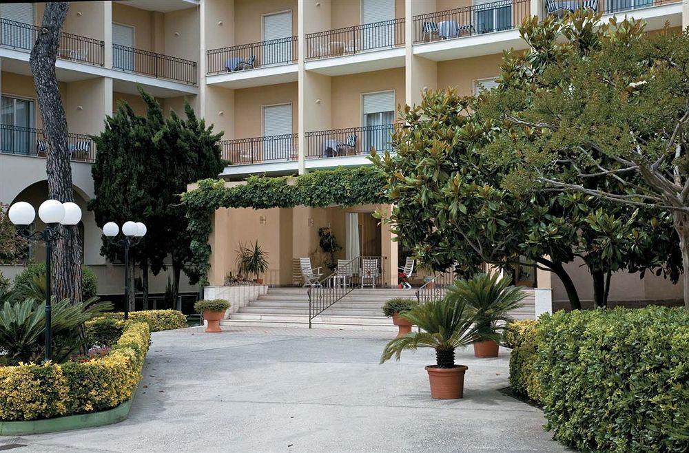 Hotel Terme Alexander Ischia Exteriör bild